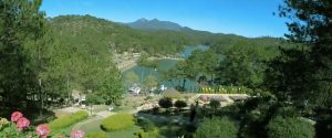 vue panoramique sur la vallée d'amour de Dalat